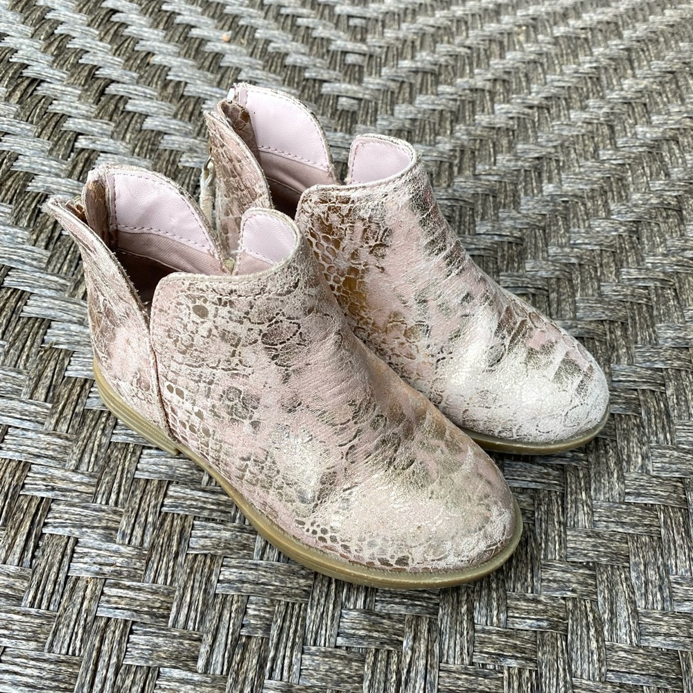 Kenneth Cole boots